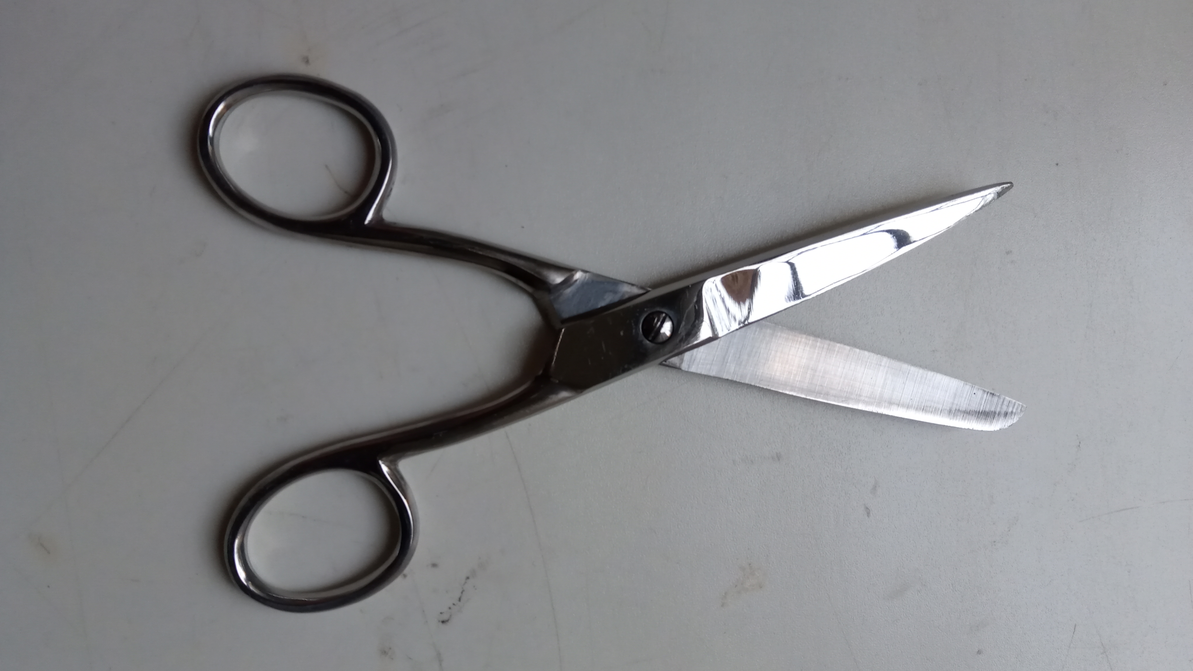 ror-household-scissors 2