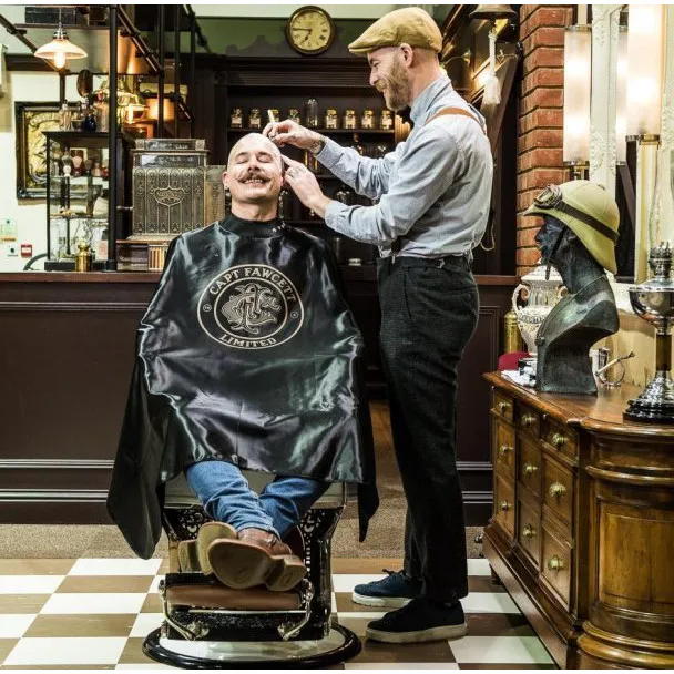 Luxury barber cape Captain Fawcett - Image 1