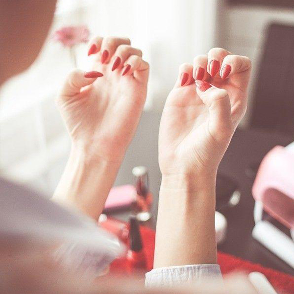 How to Properly Trim Your Nails